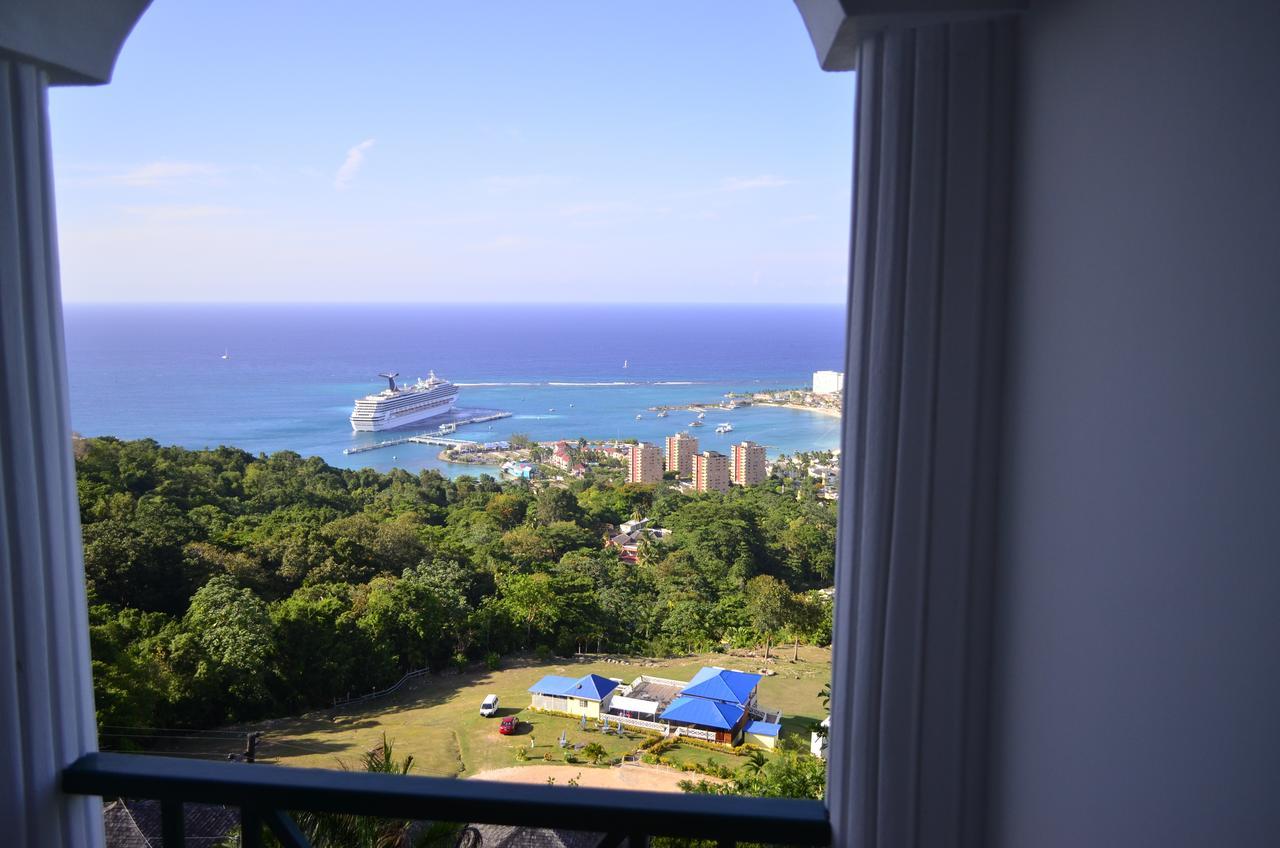 Pink Rock Inn Bed And Breakfast Ocho Rios Exterior photo